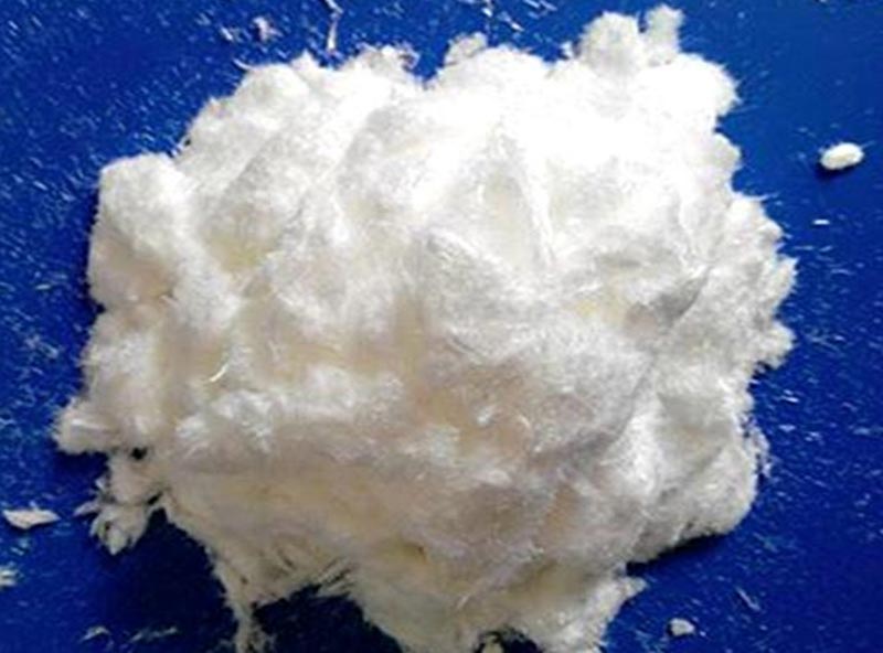 用酒精制作溶劑的反應(yīng)，換成普通飲用酒的反應(yīng)會怎樣呢？